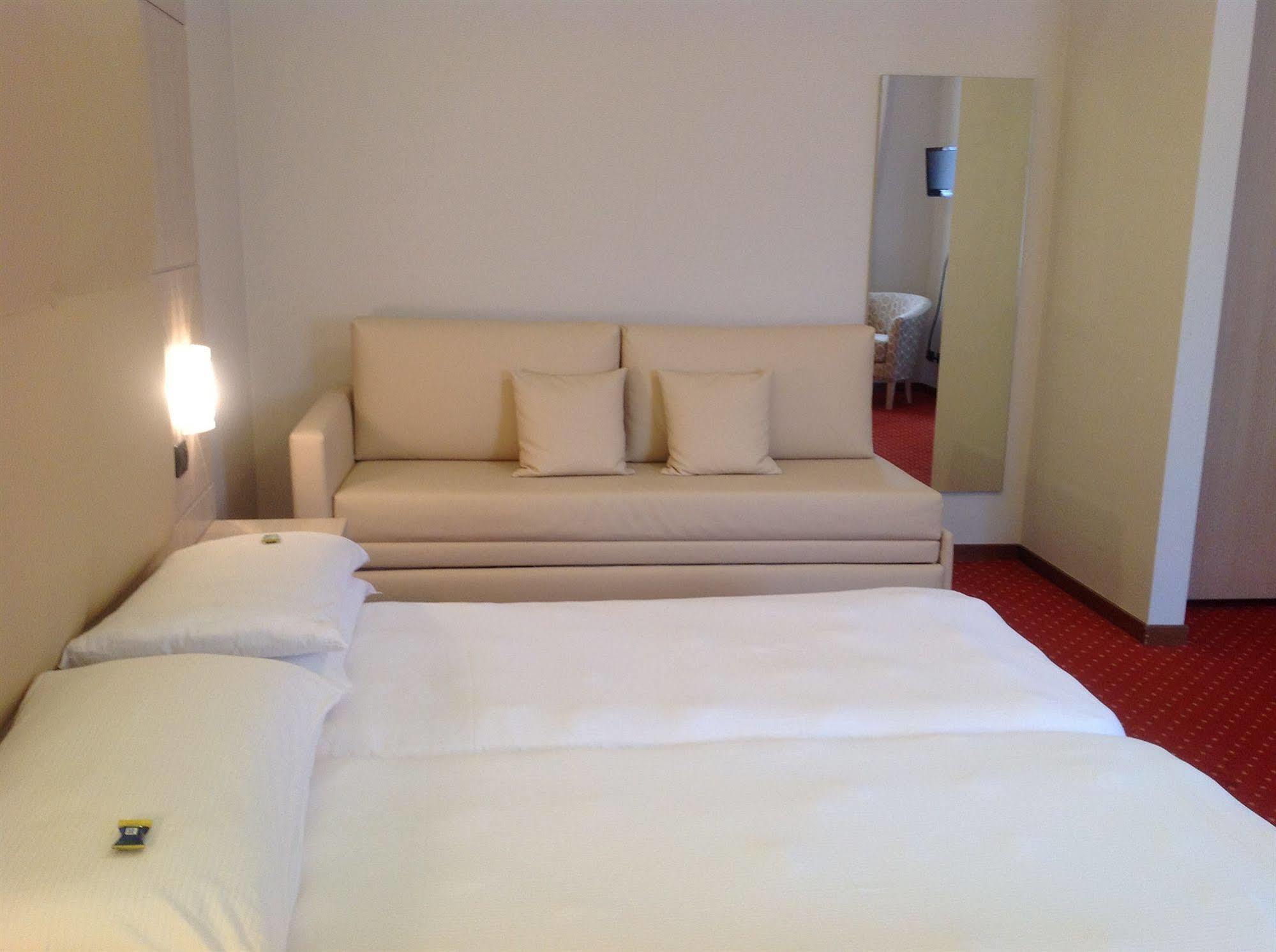 Hotel Ca' Nova ***s Garda (Verona)